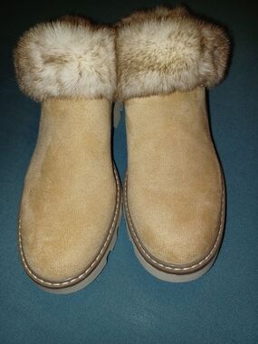 Nwot Very G "Mahika" Fur-Lined Clogs.